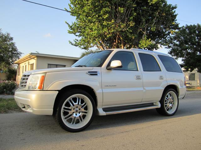 2005 Cadillac Escalade Sport Utility in Miami